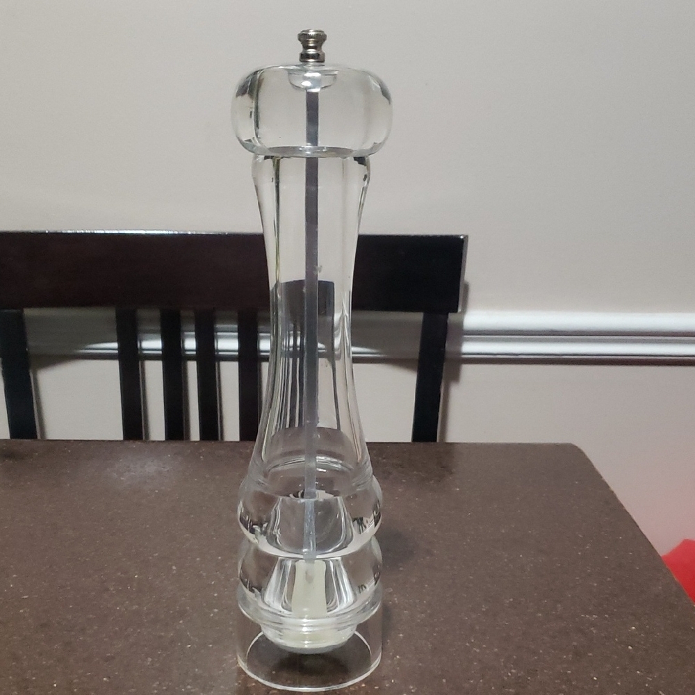 Cole & Mason London Refillable Spice Mill.  Acrylic Pepper Mill Grinder